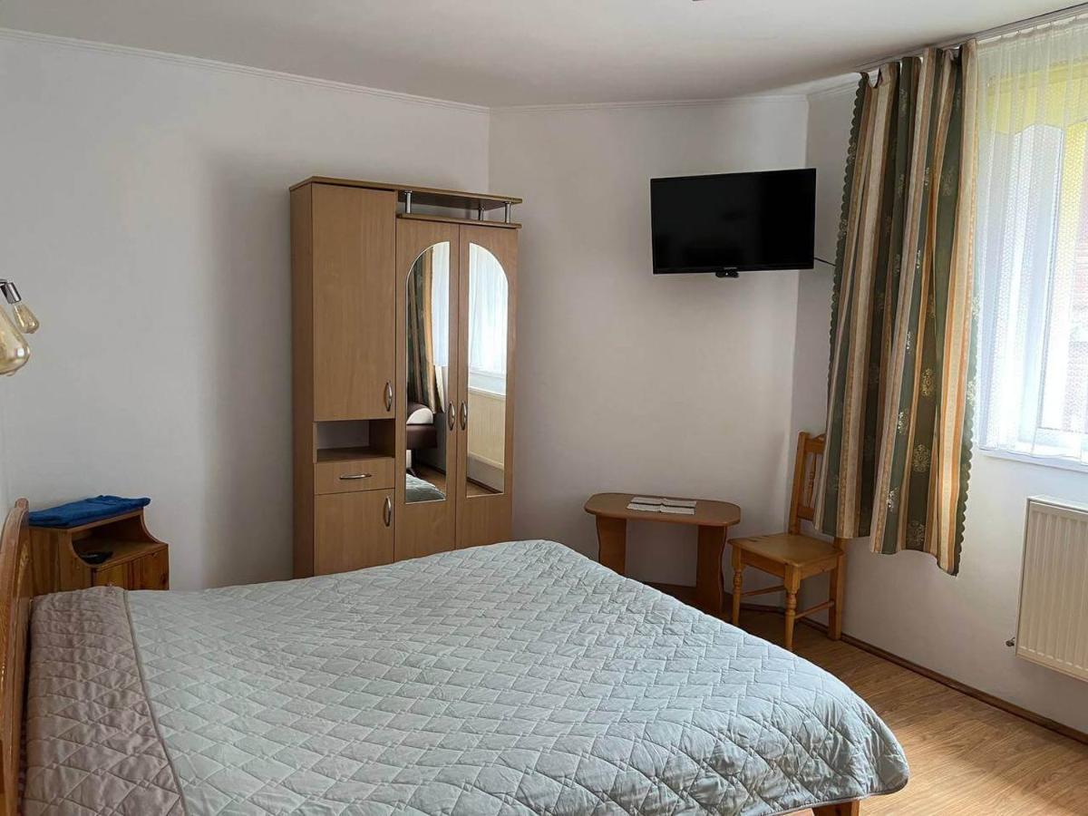 Oskolok Dovbusha Mini-Hotel Jaremtsje Buitenkant foto