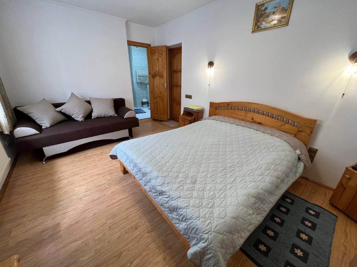 Oskolok Dovbusha Mini-Hotel Jaremtsje Buitenkant foto