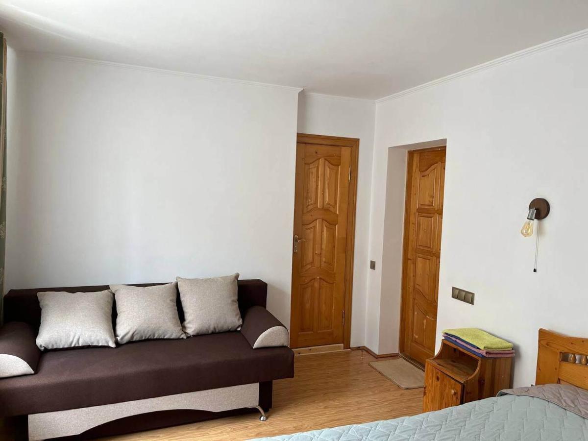 Oskolok Dovbusha Mini-Hotel Jaremtsje Buitenkant foto